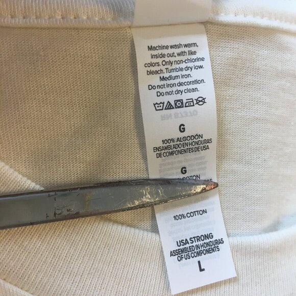 Halloween Graphic Tee Bad Girls Sanderson Sisters Natural Large Mug Shots - Picture 9 of 9